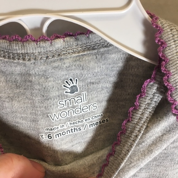 3/$20 💞NWOT 2 piece Small Wonders set - Picture 4 of 4